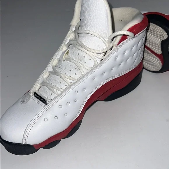 Kids size 6.5Y Jordan 13 Retro Chicago Cherry & White - Picture 5 of 11